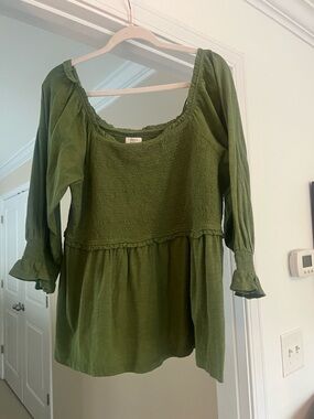 crown & ivy Olive Green Smocked Peasant Tunic